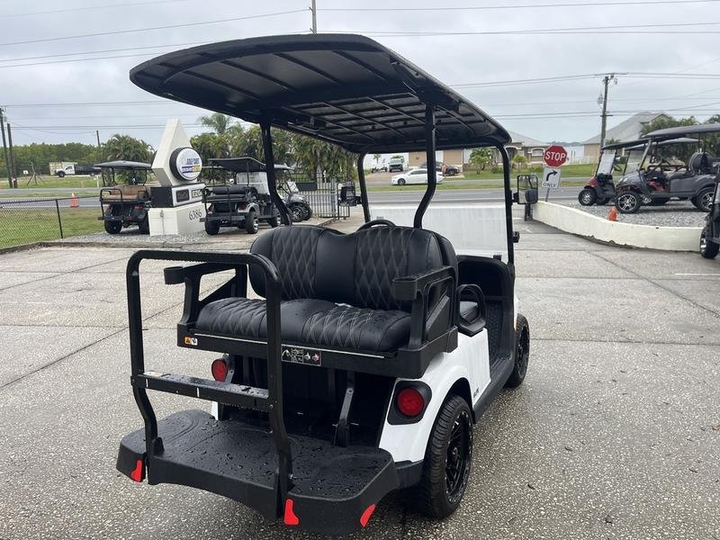 2024 E-Z-GO Freedom RXV ELiTE Lithium | Pearl White Special Edition | Zero-Maintenance Electric Sale! - Image 6