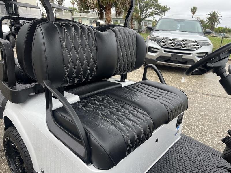 2024 E-Z-GO Freedom RXV ELiTE Lithium | Pearl White Special Edition | Zero-Maintenance Electric Sale! - Image 5
