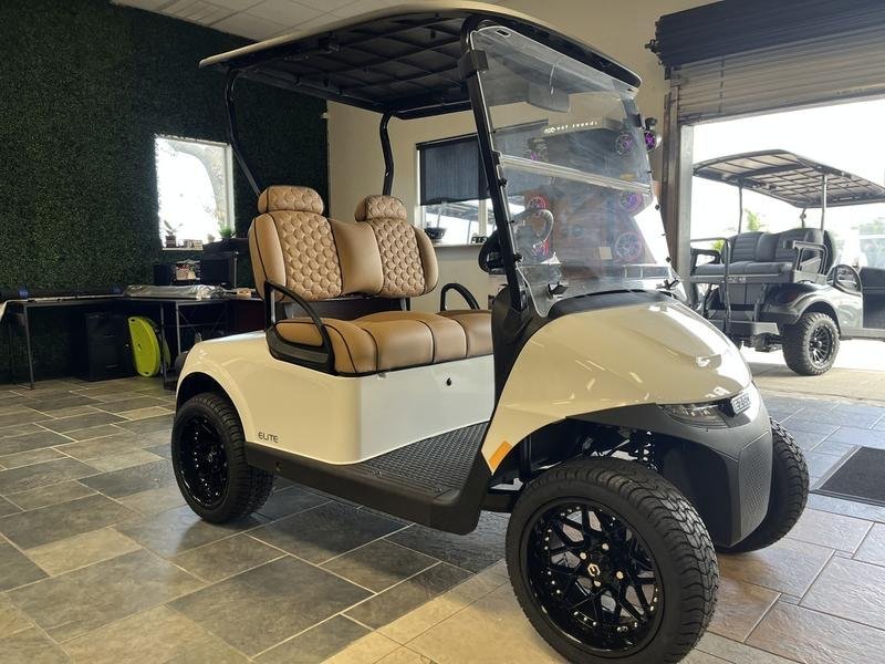 2024 E-Z-GO Freedom RXV ELiTE Lithium | Bright White | Zero-Maintenance Electric Sale! - Image 6