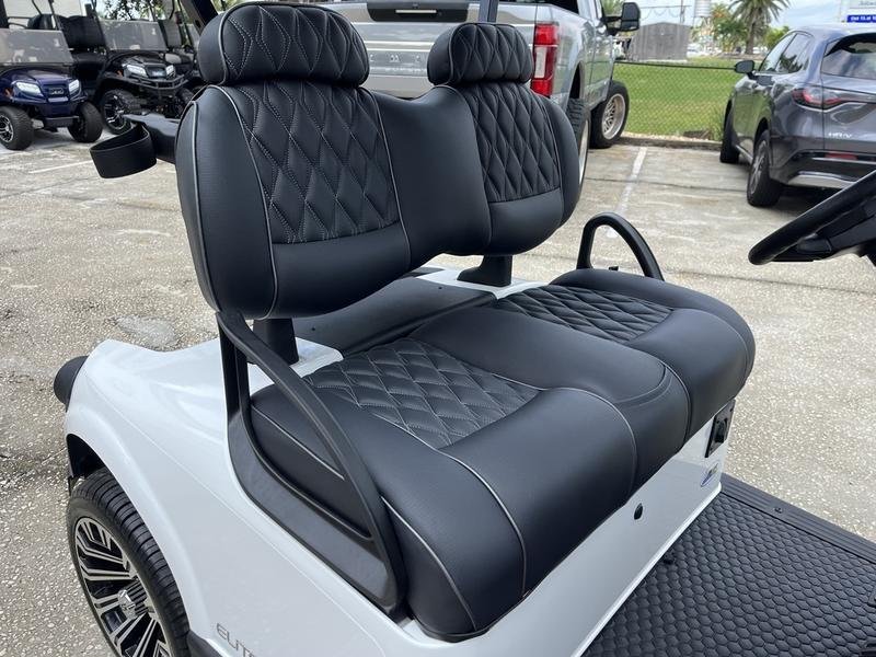 2024 E-Z-GO Freedom RXV ELiTE Lithium | Bright White | Zero-Maintenance 2-Passenger Sale! - Image 5