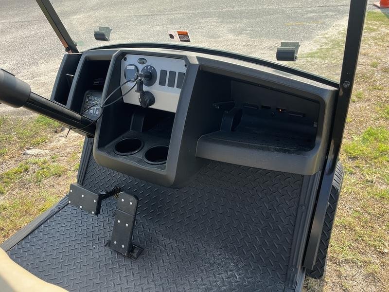 2025 Cushman Hauler XL ELiTE Lithium UTV | Black | 6-Foot Bed & 1600 lb Payload | Sale Price! - Image 3