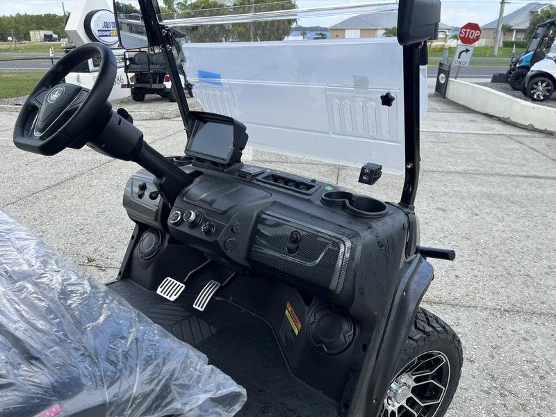 2025 Evolution D5 Maverick 2+2 Black Sapphire | 4-Seater Lifted Golf Cart - Image 3