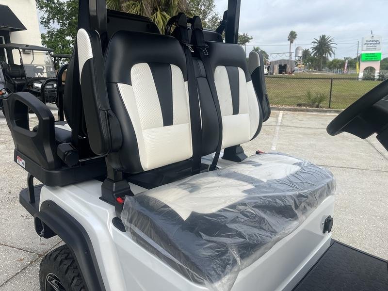 2025 Evolution D5 Maverick 2+2 for Sale | 4-Seater Lifted Golf Cart - Image 6