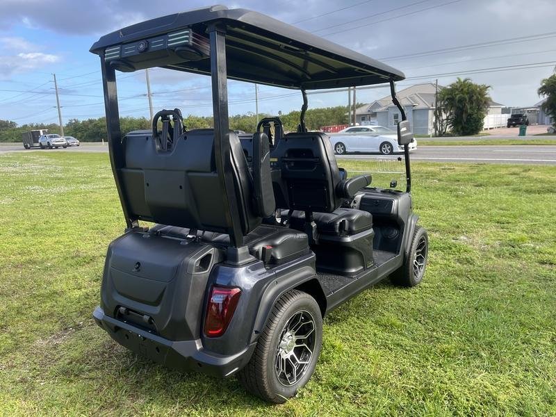 2025 Evolution D5 Ranger 4 Arctic Gray | Forward-Facing 4-Seater Cart - Image 4