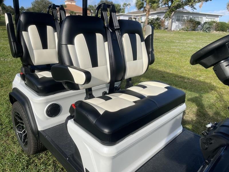 2025 Evolution D5 Ranger 4 Pearl White | Forward-Facing 4-Seater Cart - Image 5