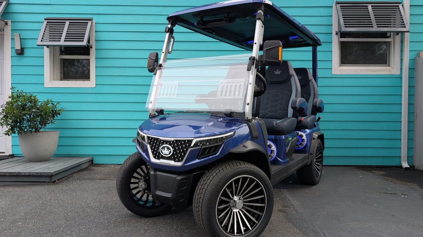 2026 Evolution D-Max GT4 4-Passenger Lithium Golf Cart