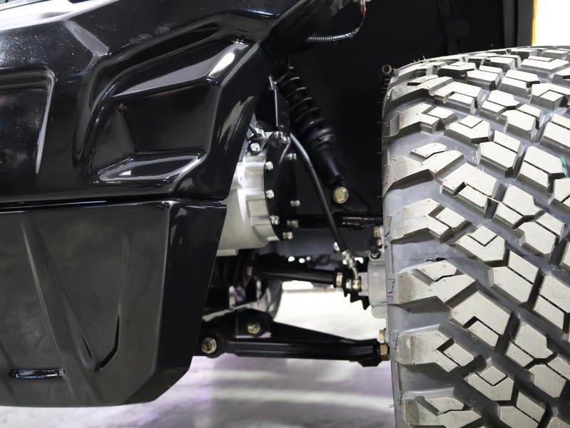 2026 Evolution D-MAX XT4 Lithium 4x4 4-Passenger Forward-Facing Golf Cart - Image 11