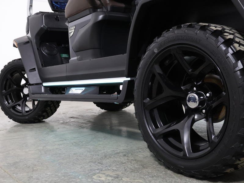 2026 Evolution D-MAX XT4 Lithium 4x4 4-Passenger Forward-Facing Golf Cart - Image 12