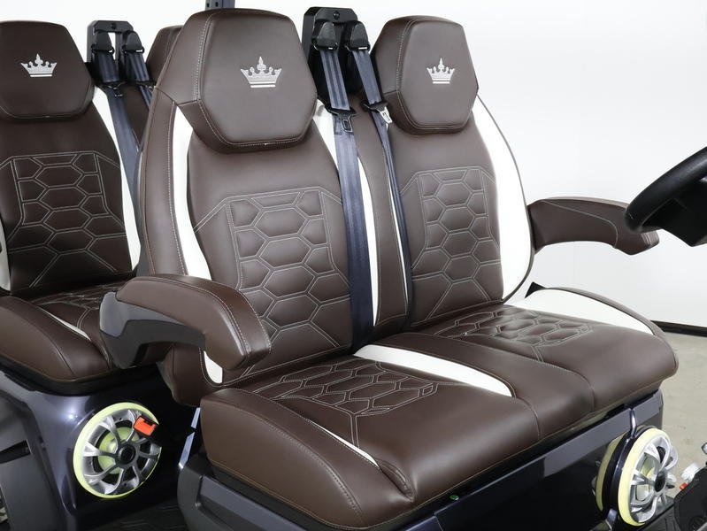 2026 Evolution D-MAX XT4 Lithium 4x4 4-Passenger Forward-Facing Golf Cart - Image 17