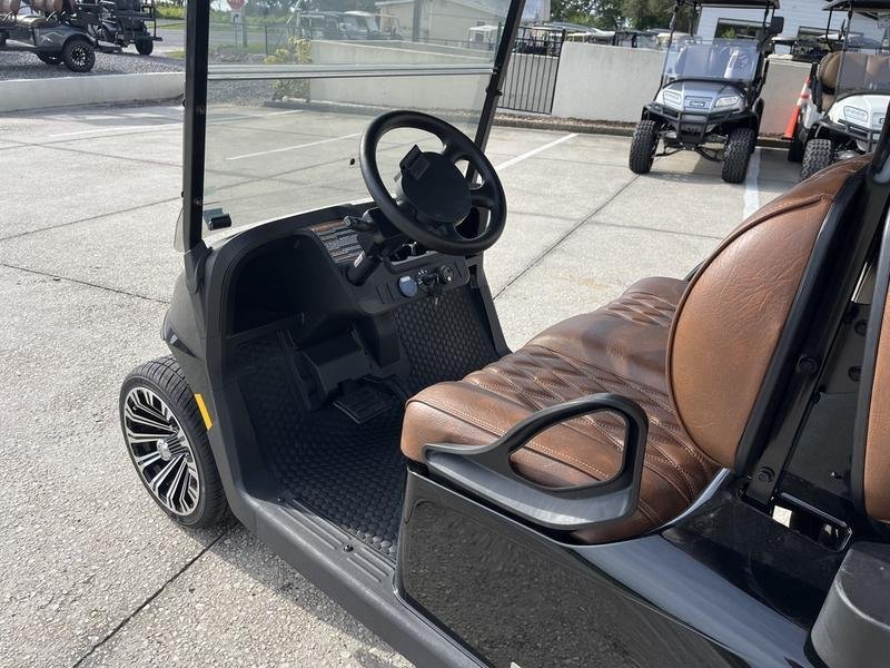 2026 E-Z-GO Freedom RXV ELiTE Lithium | Black w/ Amarillo Seats | Zero-Maintenance Power! - Image 4