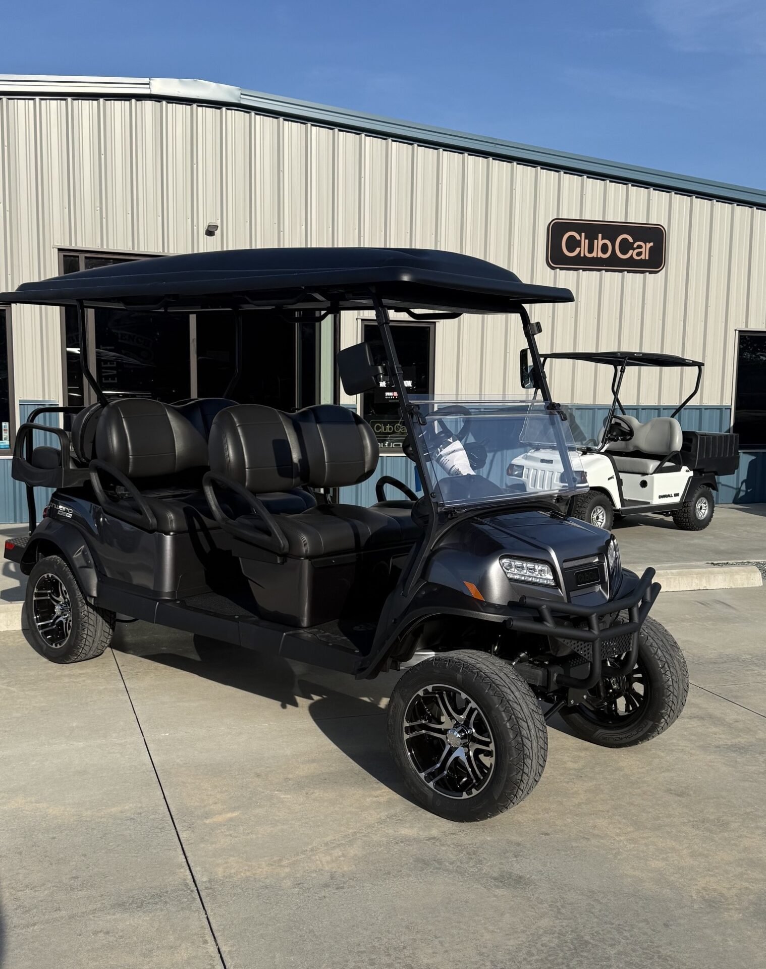 2027 Club Car Onward Lifted 6-Passenger XR Lithium | Midnight Silver