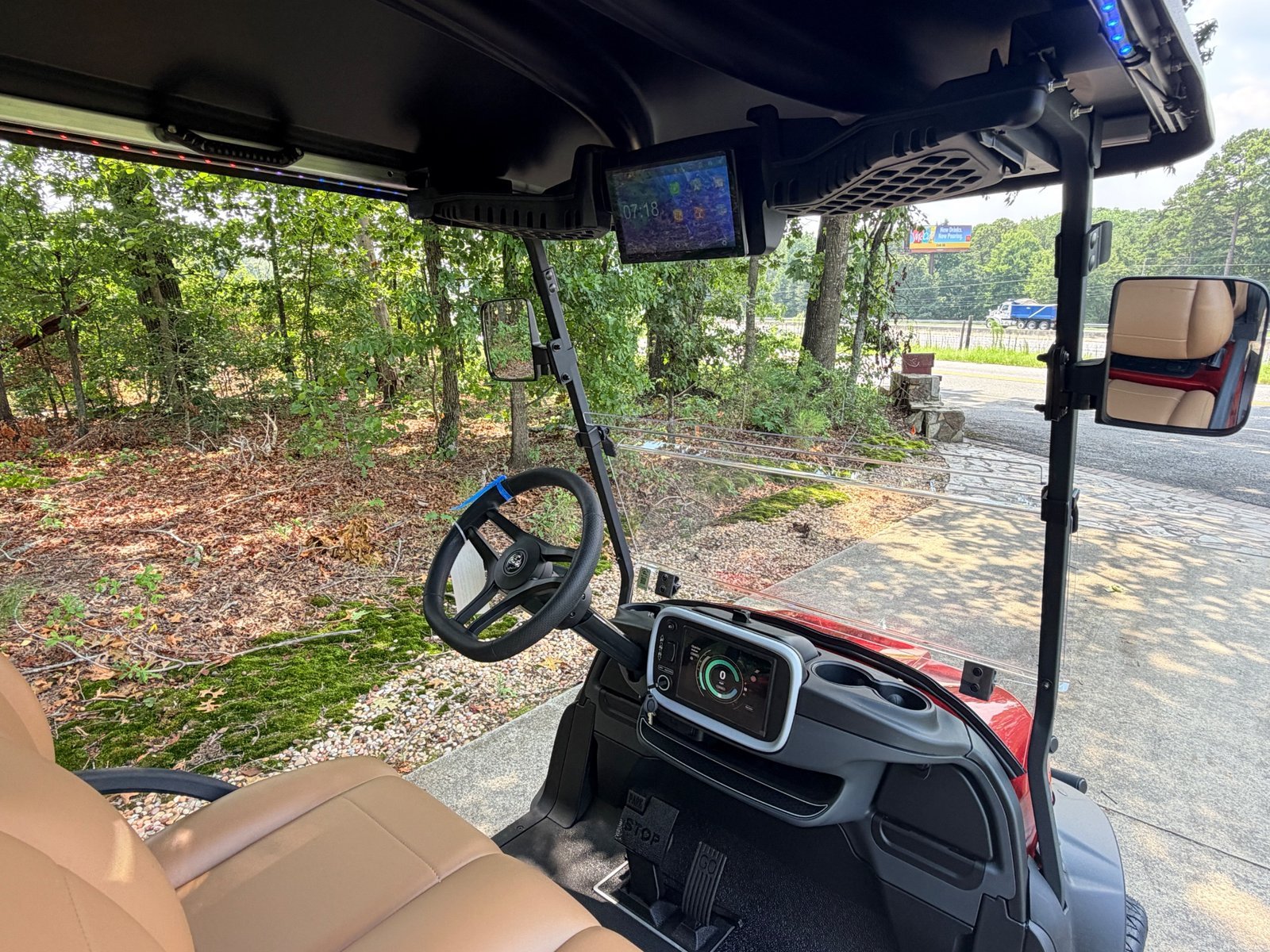 2027 Club Car Onward 4-Passenger HP Lithium | Candy Apple Red - Image 4