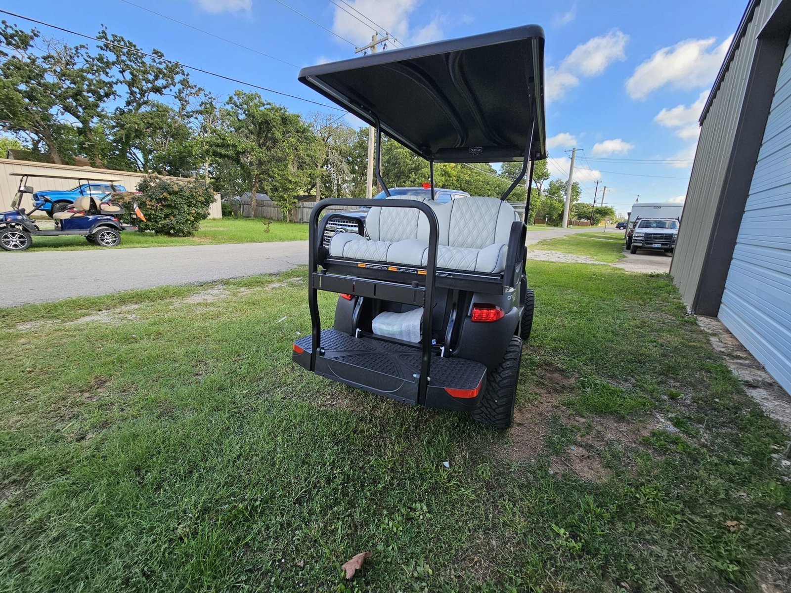 2027 Club Car Onward Lifted 4-Passenger Lithium Golf Cart - Image 4