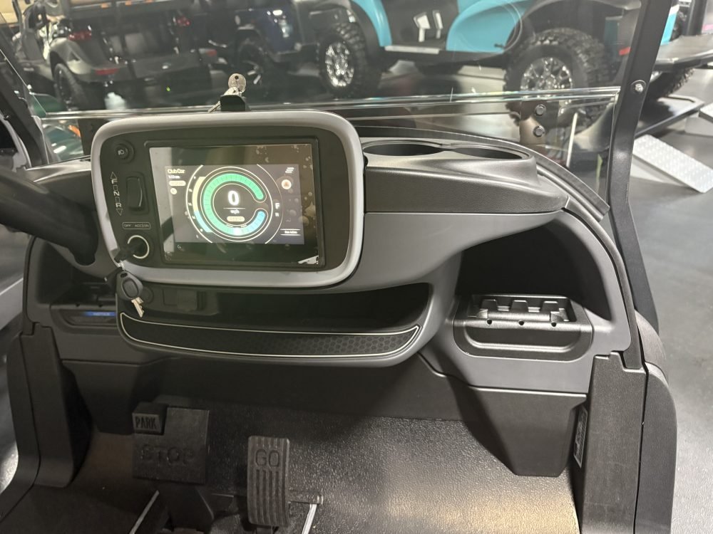 2027 Club Car Onward 4-Passenger XR Lithium LSV - Image 5