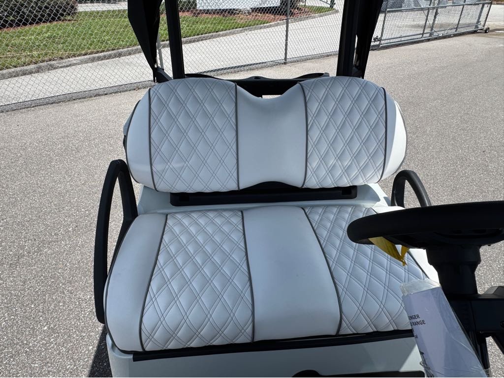 2027 Club Car Onward 2 Passenger XR Lithium Golf Cart - Image 10