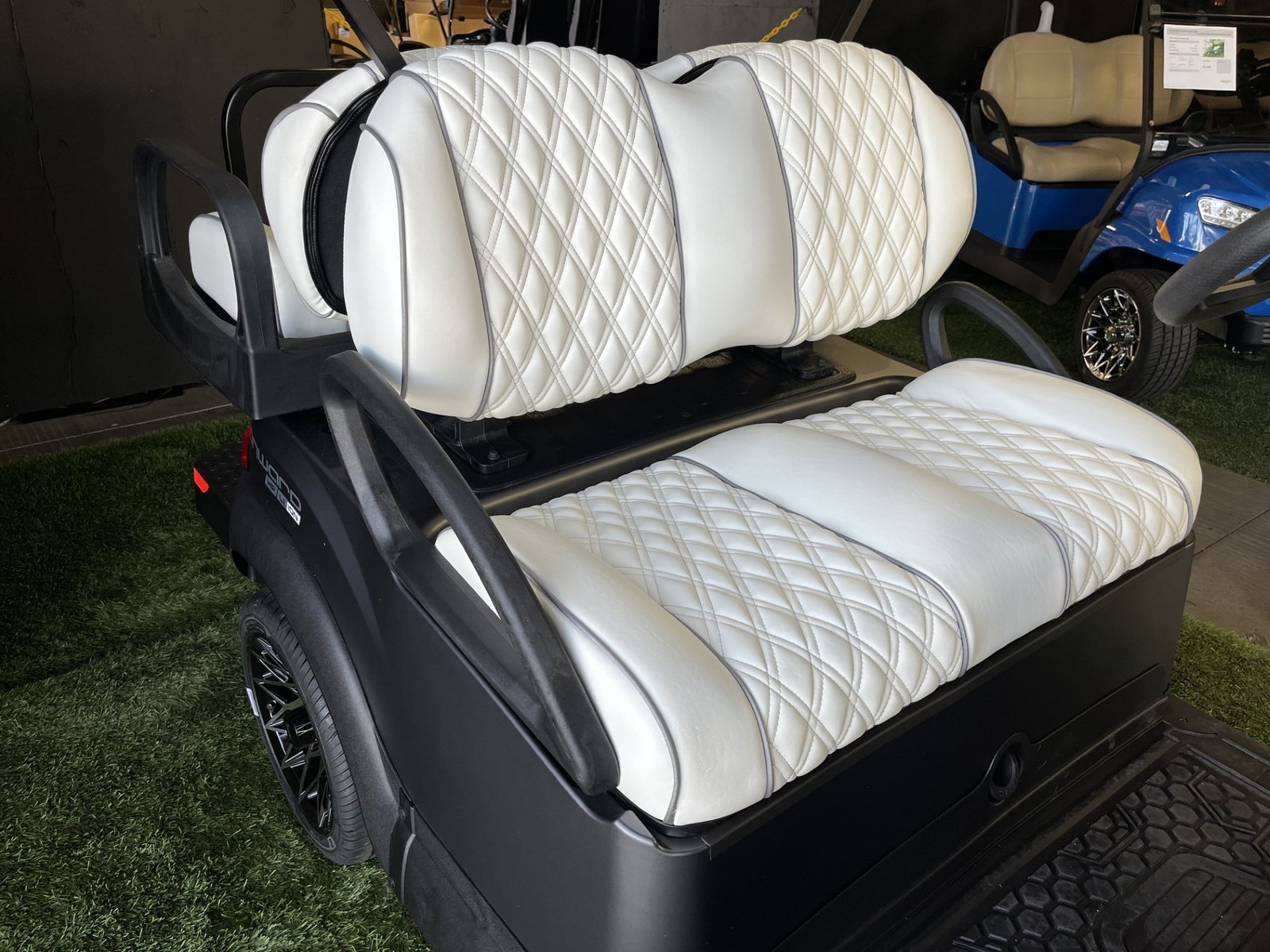 2027 Club Car Onward 4 Passenger HP Lithium Premium | Matte Graphite - Image 6