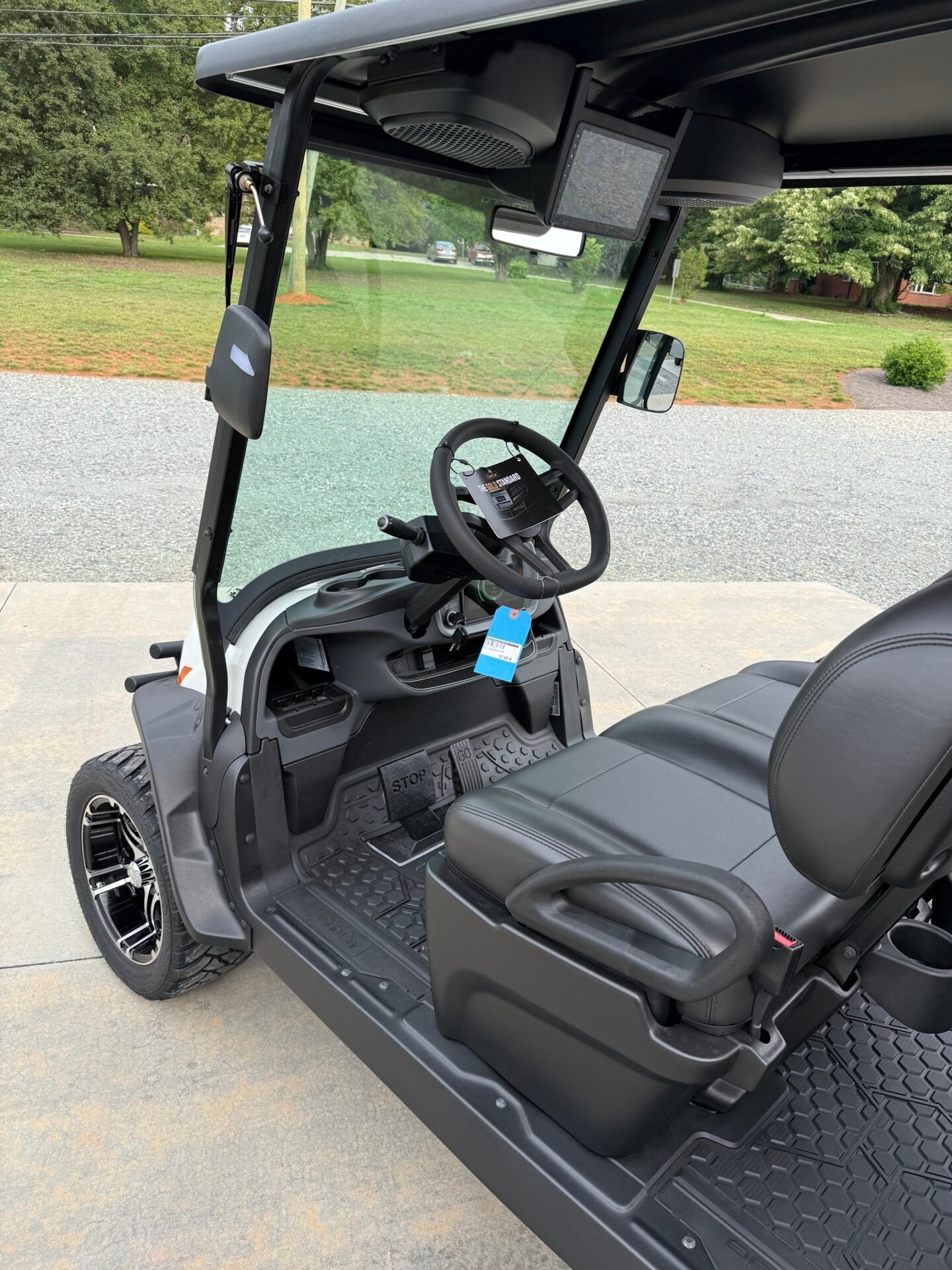 2027 Club Car Onward 4 Forward XR LSV 4-Passenger Lithium - Image 8
