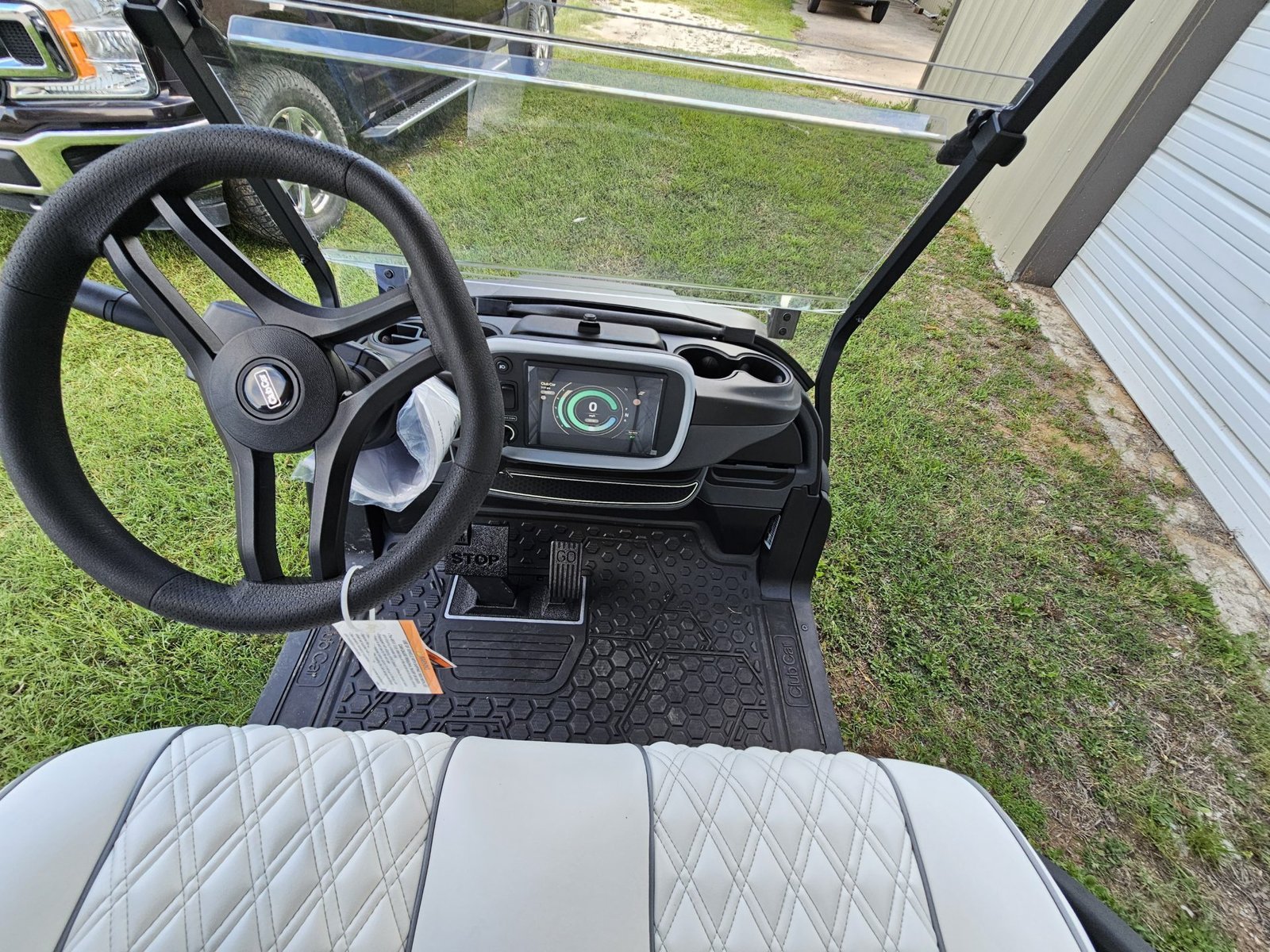 2027 Club Car Onward Lifted 4-Passenger Lithium Golf Cart - Image 7