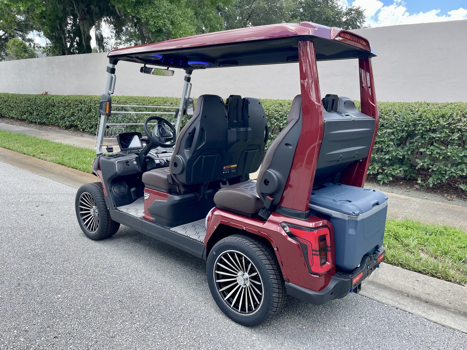 2026 Evolution D-Max GT4 4-Passenger Lithium Golf Cart (Copy) - Image 3