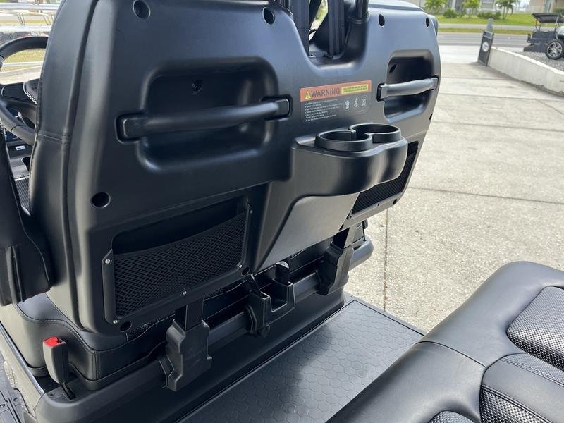 2025 Evolution D5 Maverick 4+2 for Sale | 6-Seater Lifted Golf Cart - Image 5