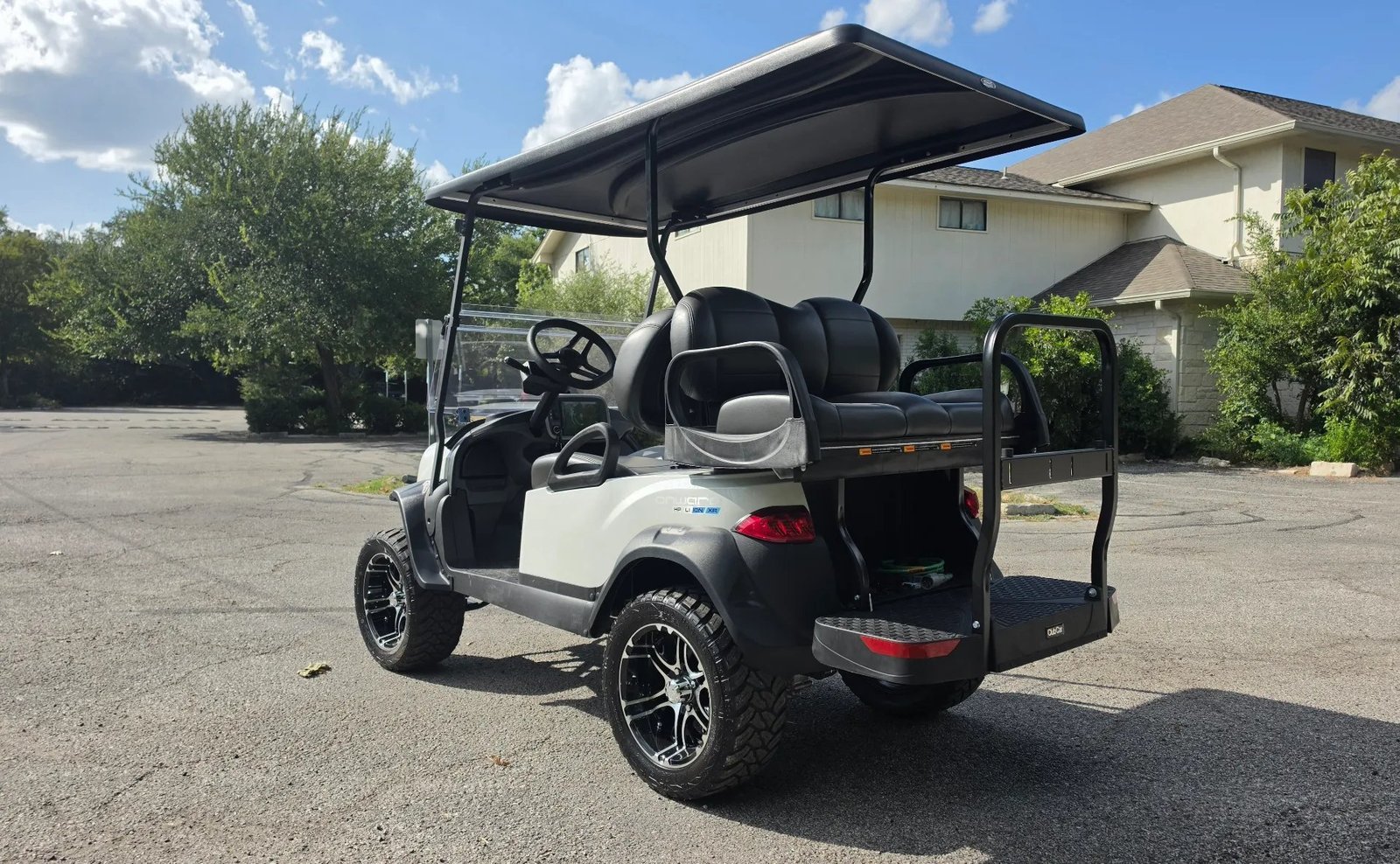 2027 Club Car Onward Lifted 4-Passenger XR Lithium | Midnight Silver - Image 9